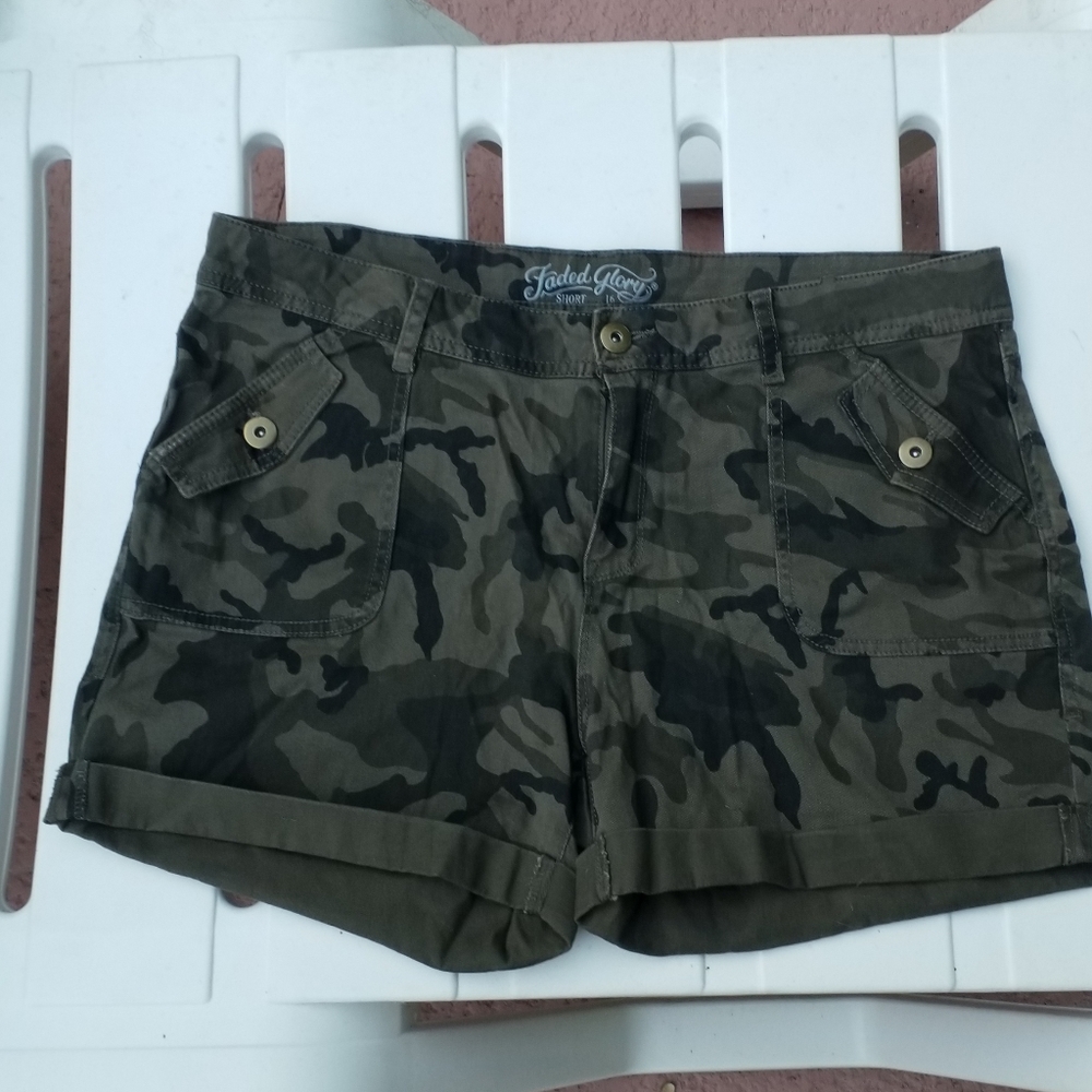 Faded Glory Camouflage Shorts Size 16